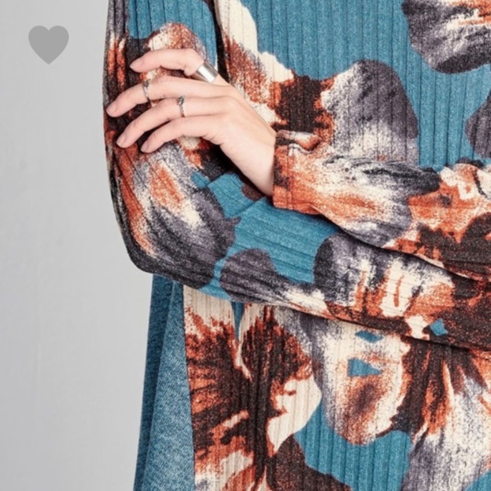 ❤️2 for $40❤️floral teal top - Picture 6 of 7